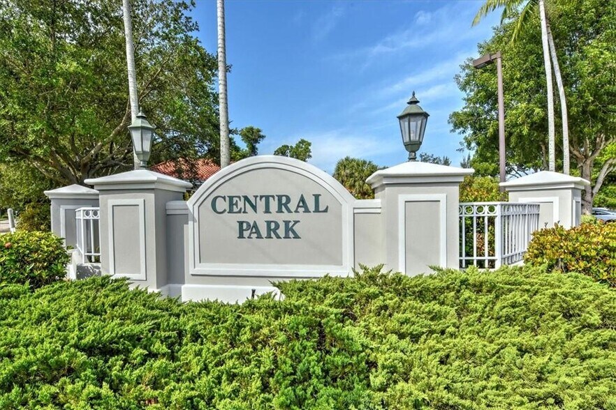 13730 Cypress Terrace Cir, Fort Myers, FL à vendre - Photo de l’immeuble – Image 1 sur 26