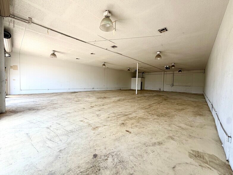 3744 Meade Ave, Las Vegas, NV à louer - Photo de l’immeuble – Image 2 sur 7