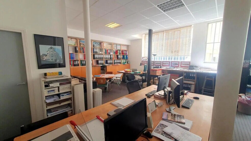 Bureau dans Versailles à louer - Photo intérieure – Image 2 sur 4