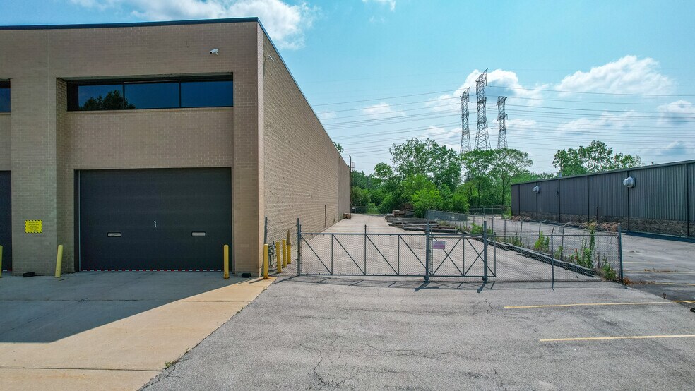385 Fenton Ln, West Chicago, IL à louer - Autre – Image 2 sur 3