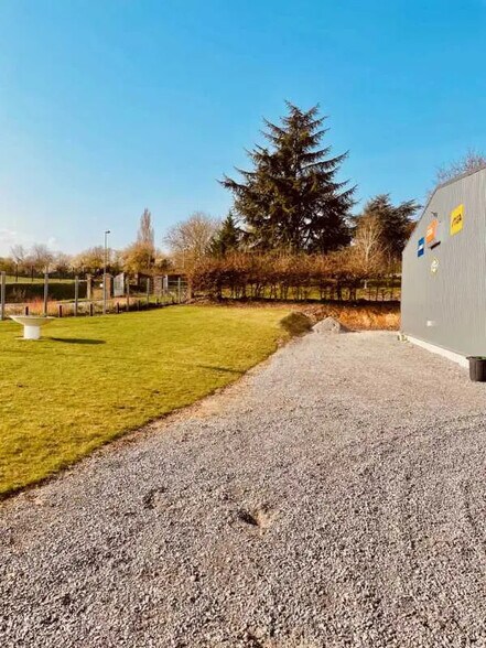 Bureau dans Ressons-sur-Matz à louer - Photo de l’immeuble – Image 3 sur 7