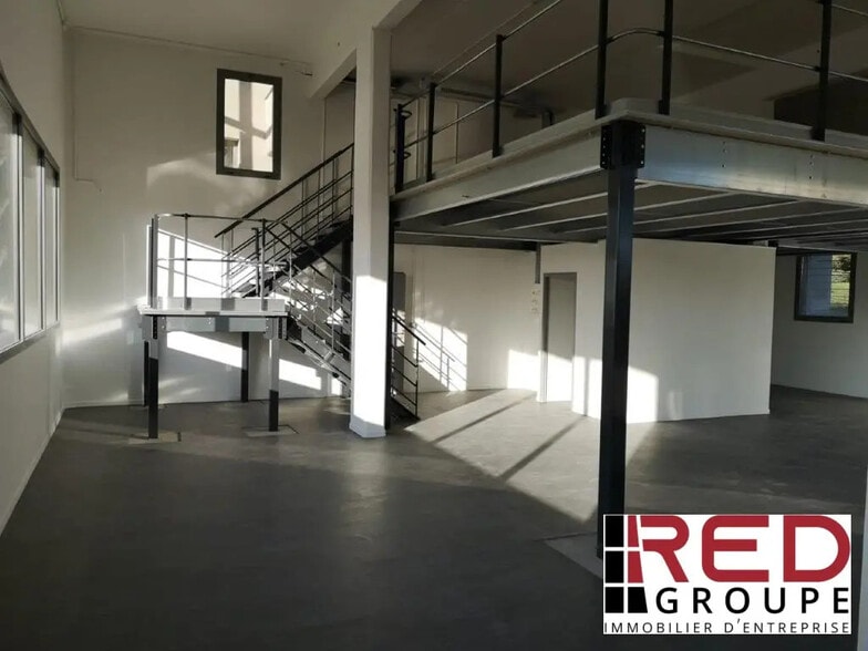 1480 Avenue D'Armenie, Gardanne à louer - Photo de l’immeuble – Image 2 sur 11
