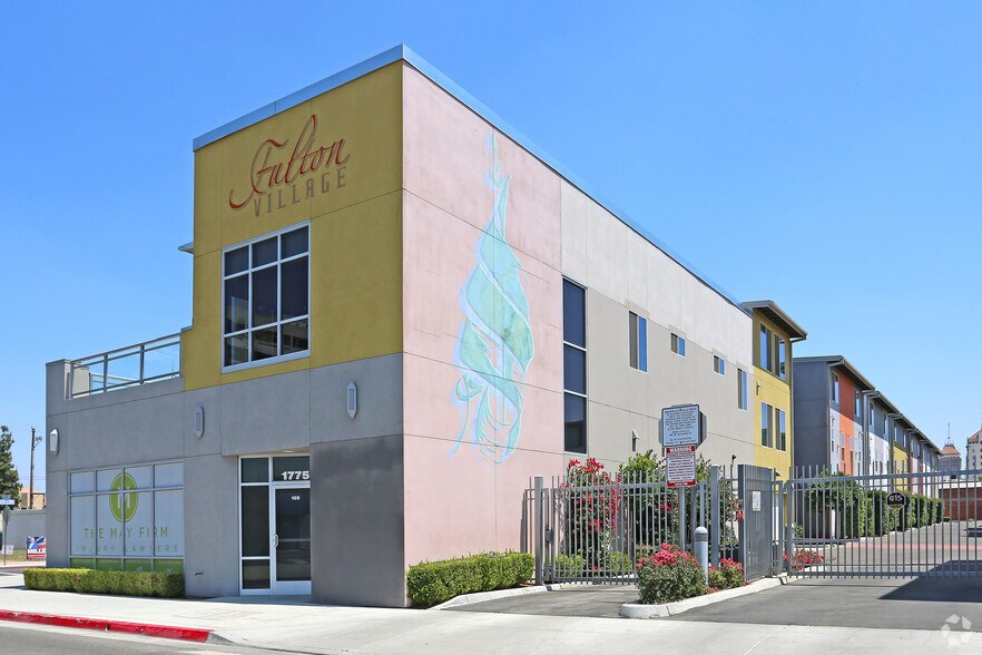 1759 Fulton St, Fresno, CA à vendre - Photo principale – Image 1 sur 35