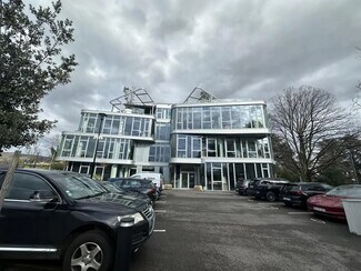 Plus de détails pour 44 Sentier Du Bois Des Côtes, Limonest - Bureau à louer