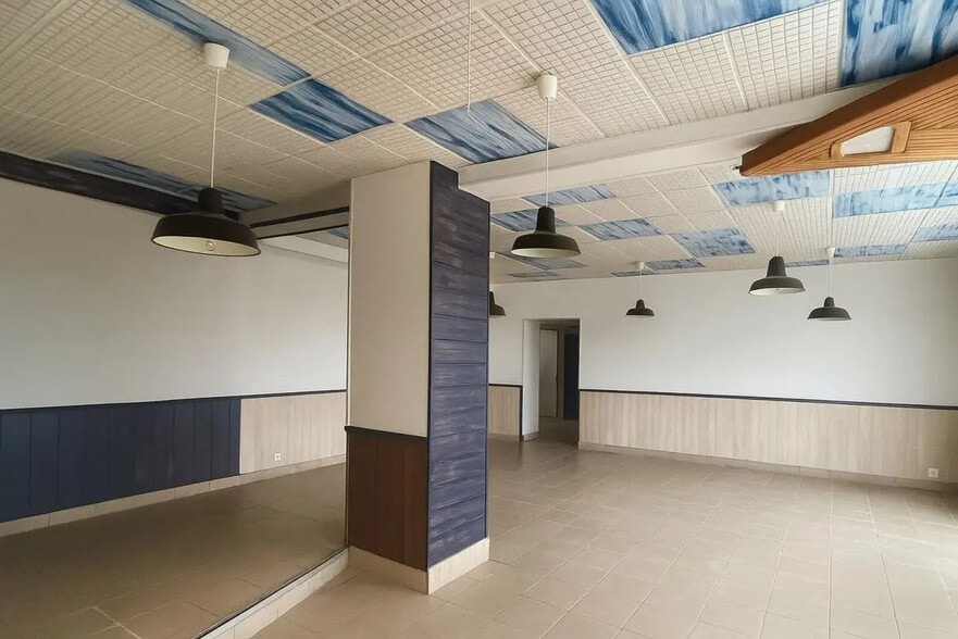 Bureau dans Saint-Pierre-Quiberon à vendre - Photo intérieure – Image 2 sur 5