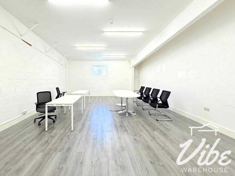 Grosvenor Way, Londres à louer - Photo de l’immeuble – Image 1 sur 5