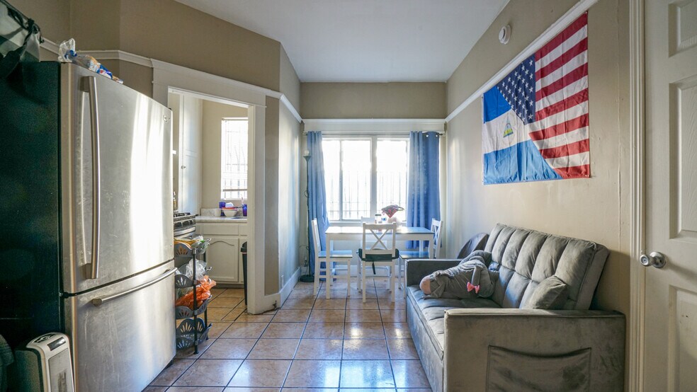 1909 N BROADWAY, Los Angeles, CA à vendre - Photo de l’immeuble – Image 3 sur 12