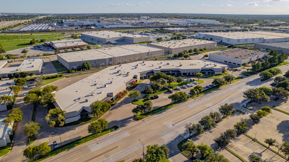 2400-2440 E Randol Mill Rd, Arlington, TX à louer - Photo de l’immeuble – Image 2 sur 10