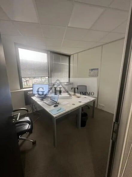 Bureau dans Rosny-sous-Bois à vendre - Photo de l’immeuble – Image 3 sur 9