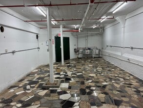 210-211 Cottage St, Poughkeepsie, NY à louer Photo intérieure– Image 1 sur 6