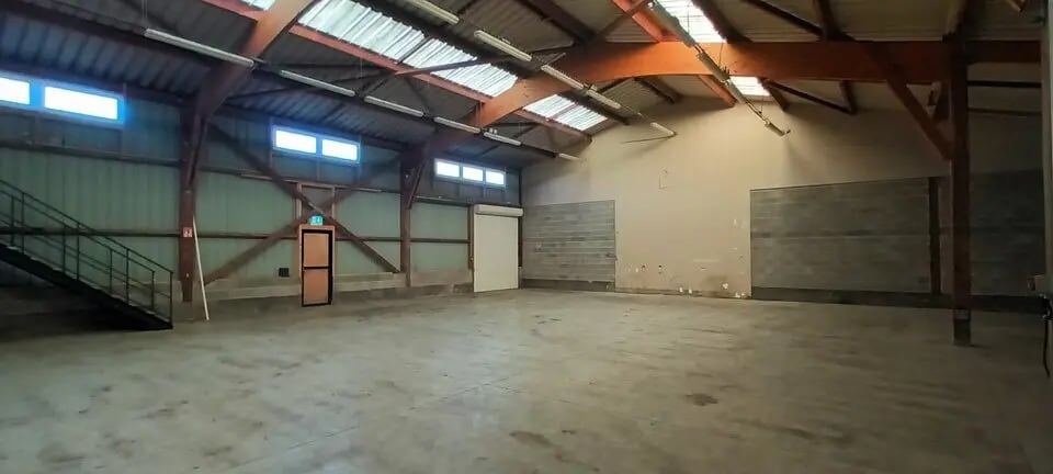 Local d’activités dans Montivilliers à louer - Photo de l’immeuble – Image 2 sur 8