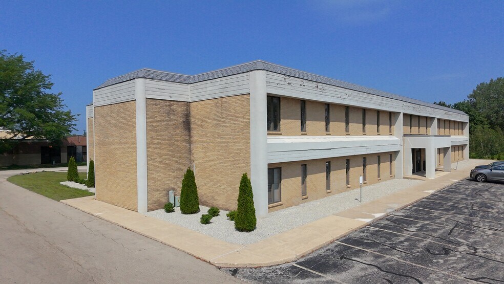 7115 Windsor Lake Pky, Loves Park, IL à louer - Photo principale – Image 1 sur 8