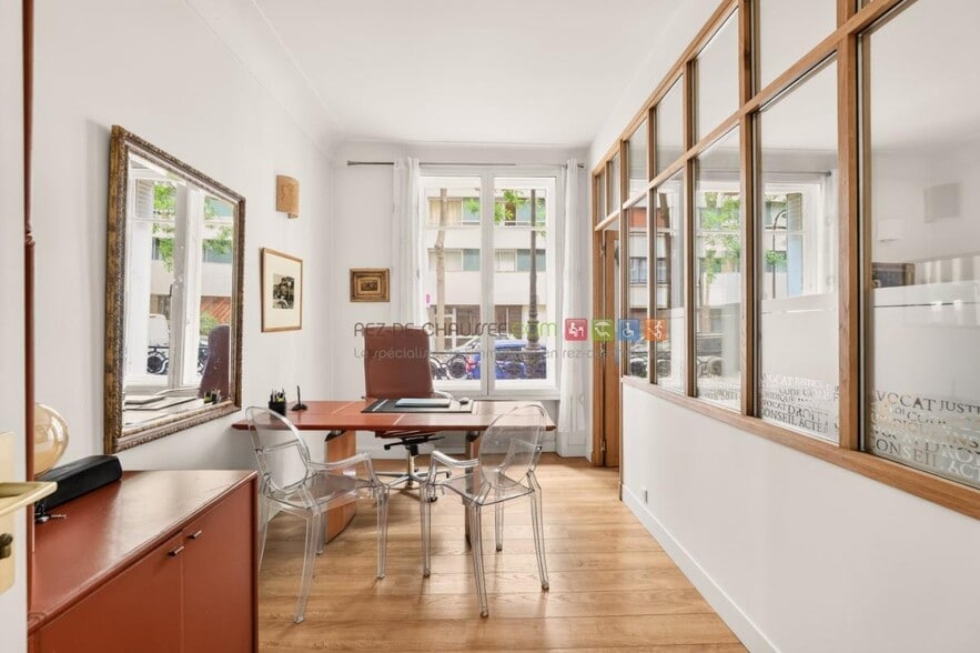 Local commercial dans Paris à vendre - Photo intérieure – Image 1 sur 9