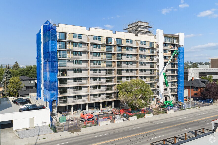 411 14th St NW, Calgary, AB à louer - Photo de l’immeuble – Image 1 sur 7