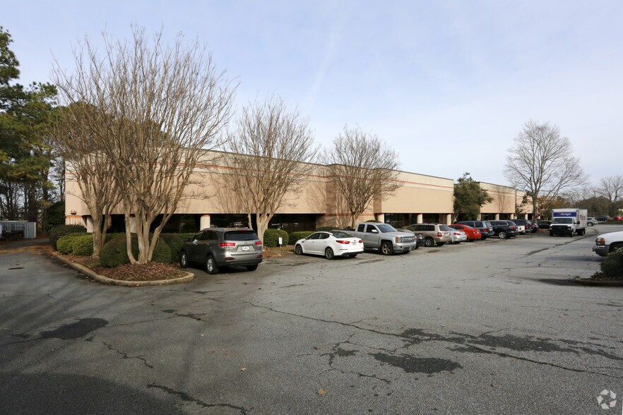 1590 N Roberts Rd, Kennesaw, GA à louer - Photo principale – Image 1 sur 5