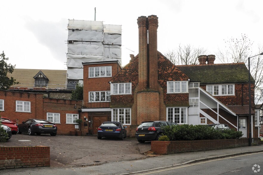 High St, Pinner à louer - Photo de l’immeuble – Image 3 sur 3