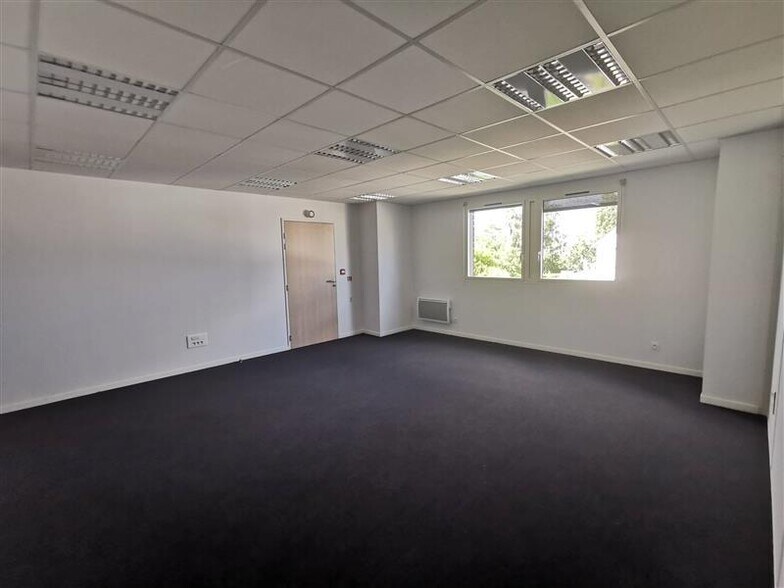 Bureau dans Saint-Brieuc à vendre - Photo intérieure – Image 2 sur 9
