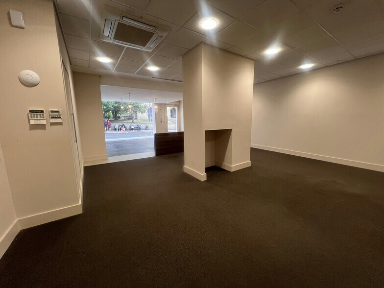 15 High St, Windsor à louer - Photo de l’immeuble – Image 3 sur 10