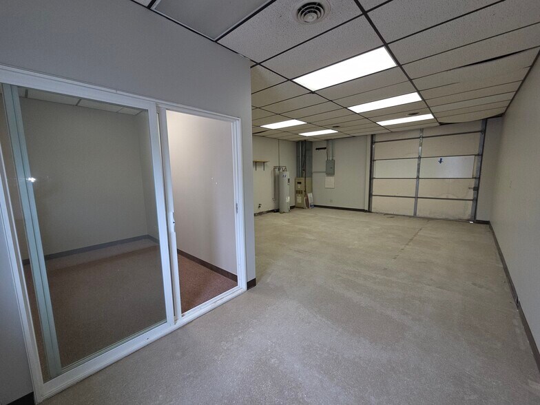 1201 Airport Rd, Ames, IA à louer - Photo intérieure – Image 2 sur 8