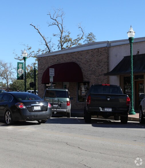430 N Main St, Conroe, TX à vendre - Photo de l’immeuble – Image 1 sur 2