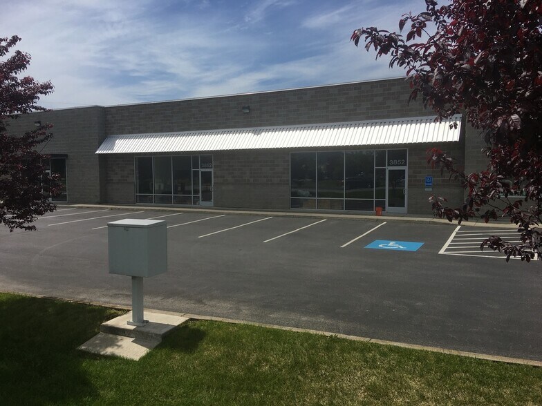 3846-3856 N Schreiber Way, Coeur d'Alene, ID à louer - Photo de l’immeuble – Image 2 sur 8