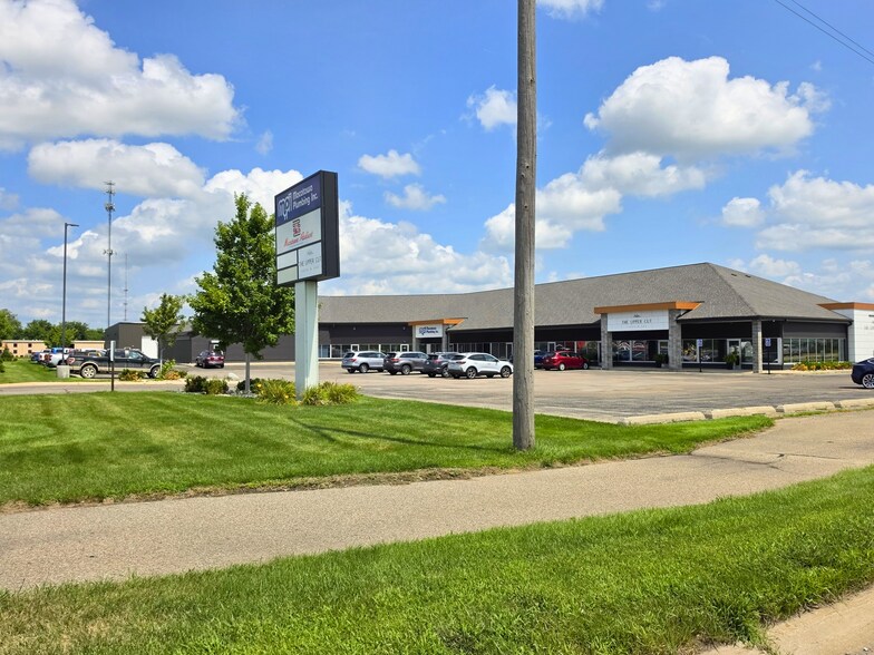 840 N Black River Dr, Holland, MI à louer - Photo de l’immeuble – Image 2 sur 11