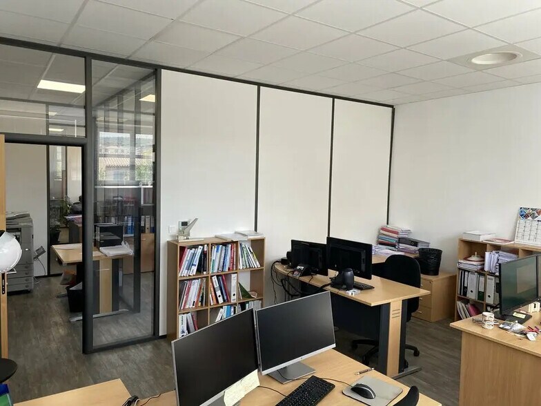 Bureau dans Salon-de-Provence à vendre - Photo de l’immeuble – Image 3 sur 5