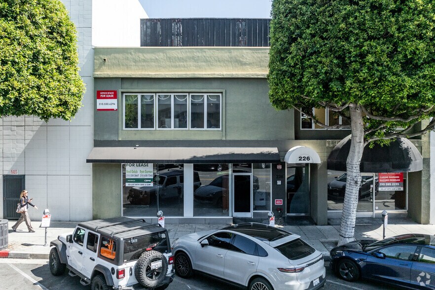226 S Beverly Dr, Beverly Hills, CA à louer - Photo de l’immeuble – Image 2 sur 10