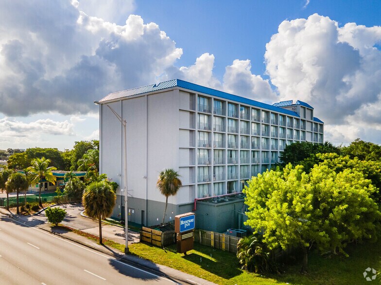 148 NW 167th St, Miami, FL à vendre - Photo de l’immeuble – Image 2 sur 7