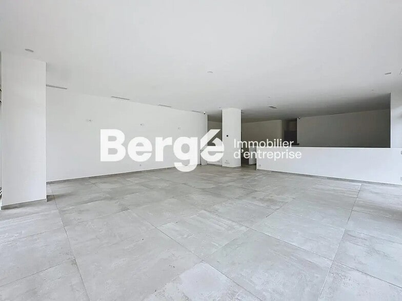 Local commercial dans Antibes à louer - Photo intérieure – Image 2 sur 4