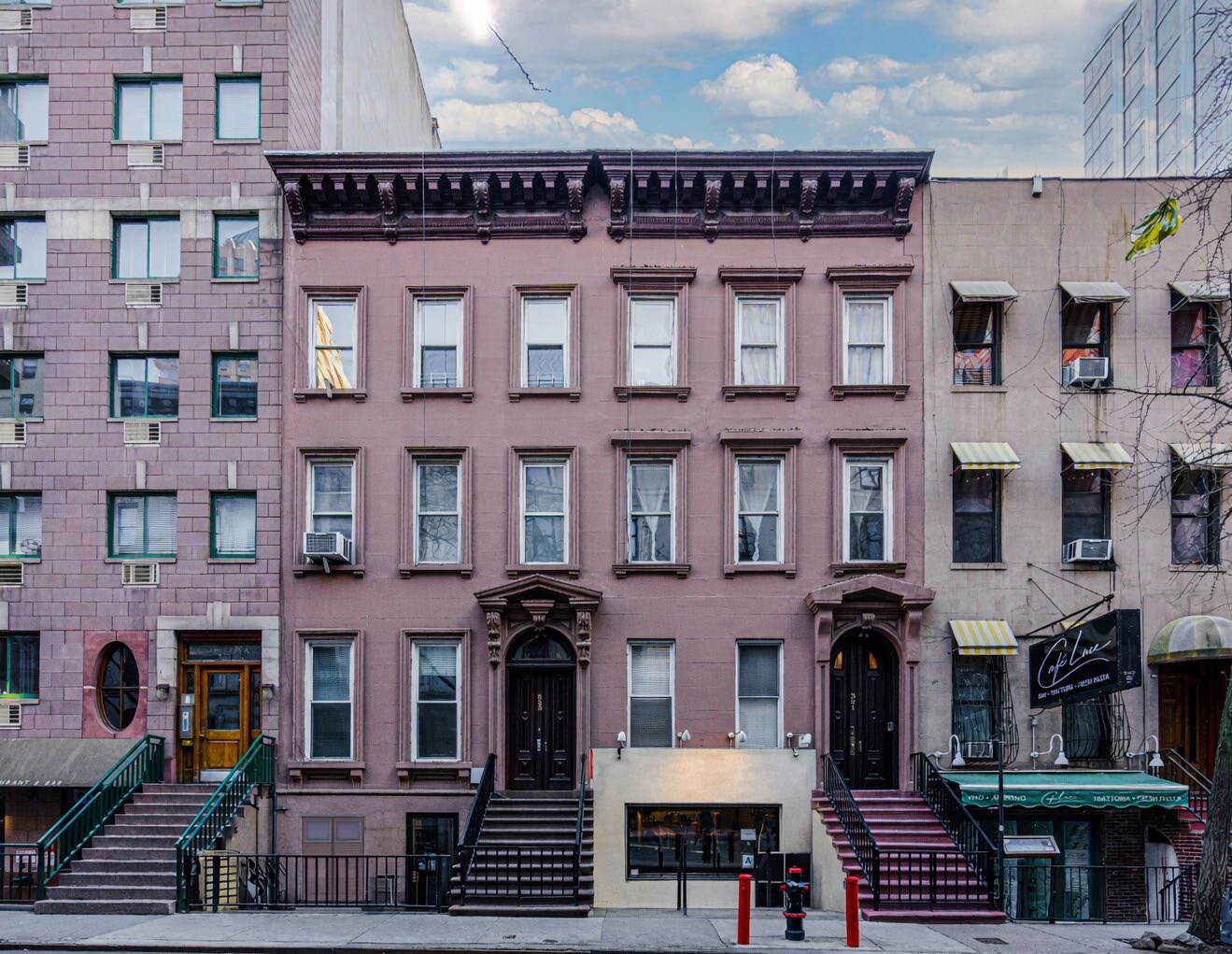 321-323 W 51st St, New York, NY à vendre Photo de l’immeuble– Image 1 sur 7