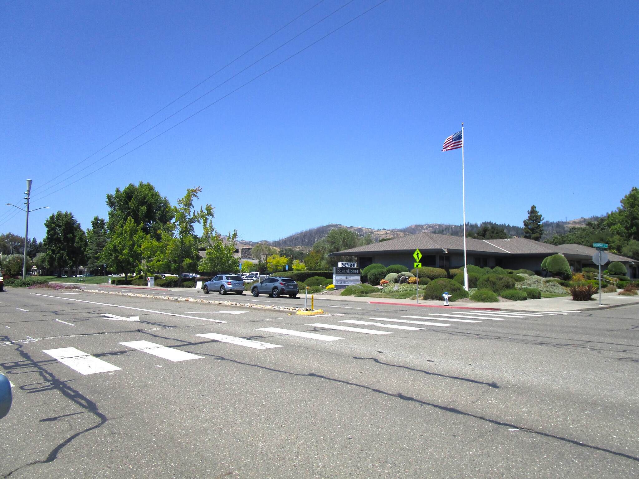 6637-6641 Oakmont Dr, Santa Rosa, CA à louer Photo de l’immeuble– Image 1 sur 4