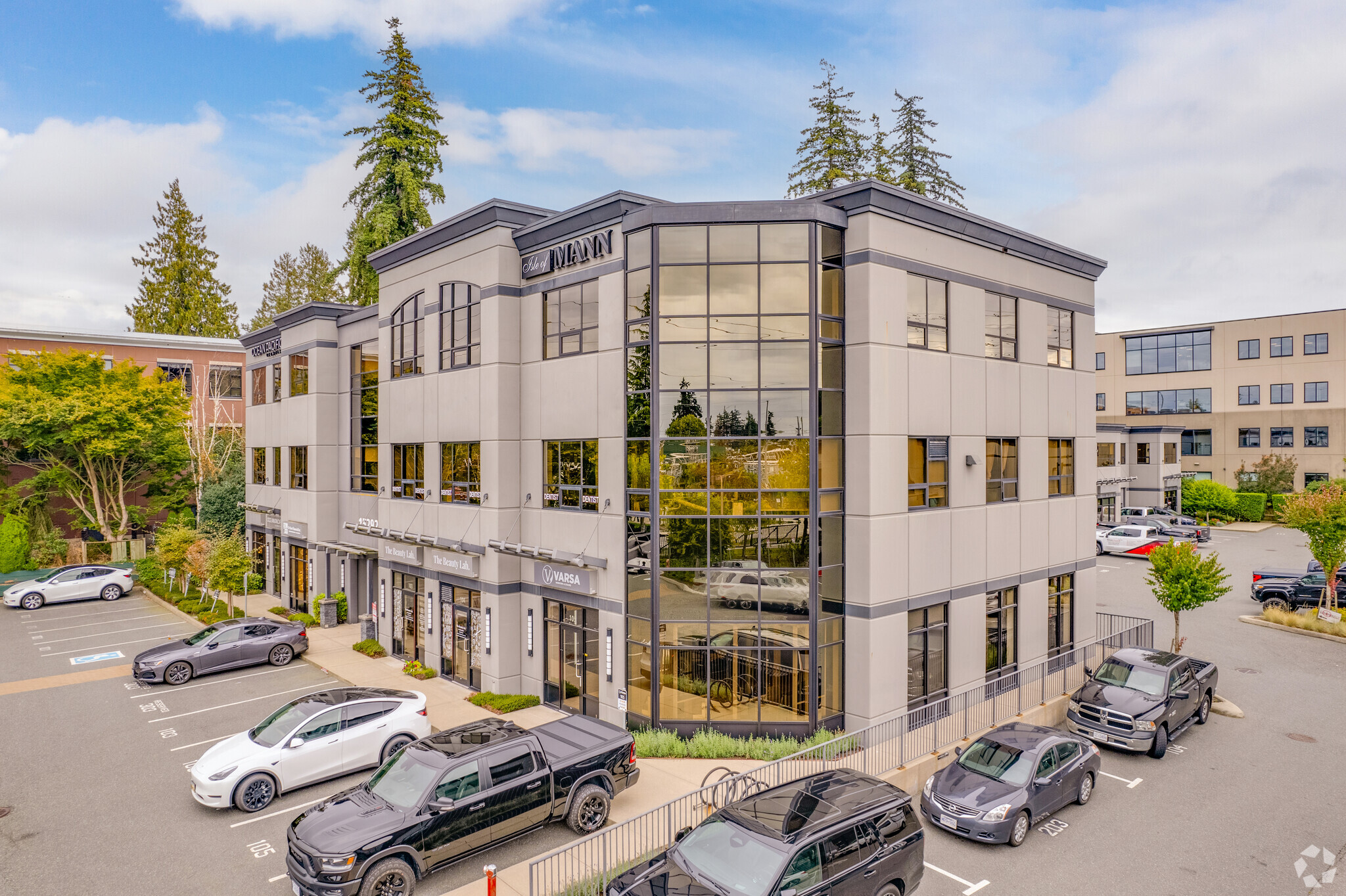 15292 Croydon Dr, Surrey, BC à louer Photo principale– Image 1 sur 9