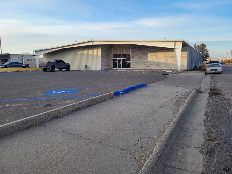 615 E 3rd St, Kimball, NE à vendre - Photo de l’immeuble – Image 1 sur 59