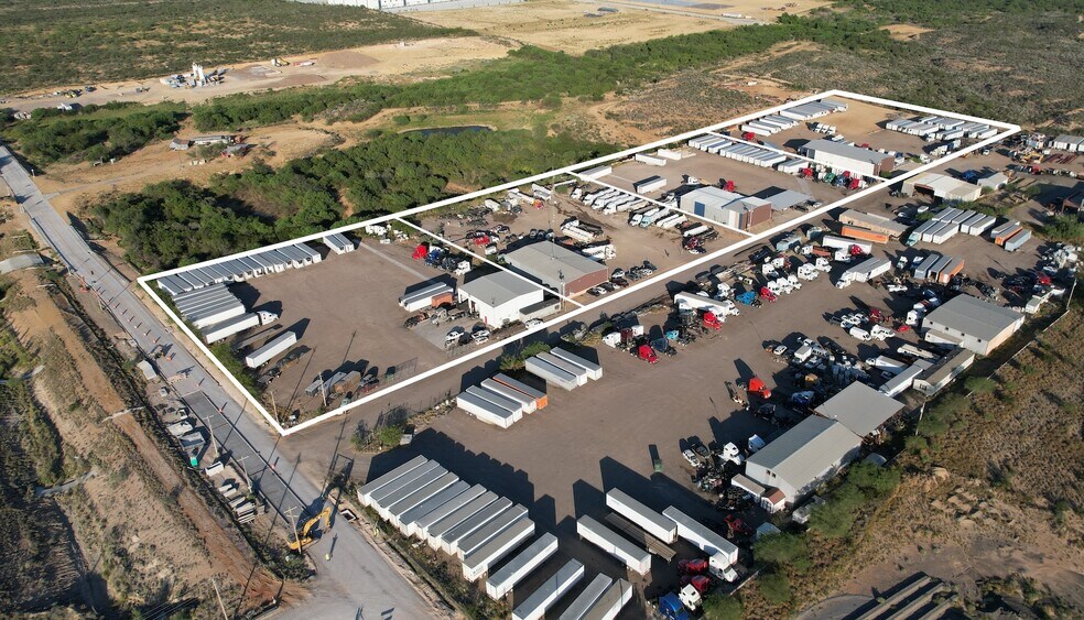 475 El Pico Rd, Laredo, TX à louer - Photo de l’immeuble – Image 1 sur 5