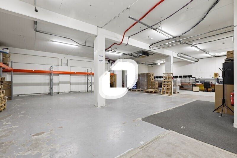 Bureau dans Nanterre à vendre - Photo de l’immeuble – Image 1 sur 9
