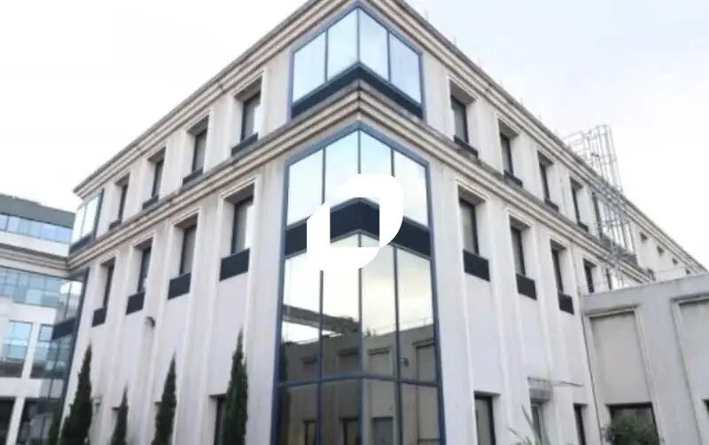Bureau dans Saint-Denis à louer - Photo de l’immeuble – Image 1 sur 6