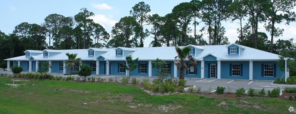 946 Tamiami Trl, Port Charlotte, FL à louer - Photo de l’immeuble – Image 2 sur 15