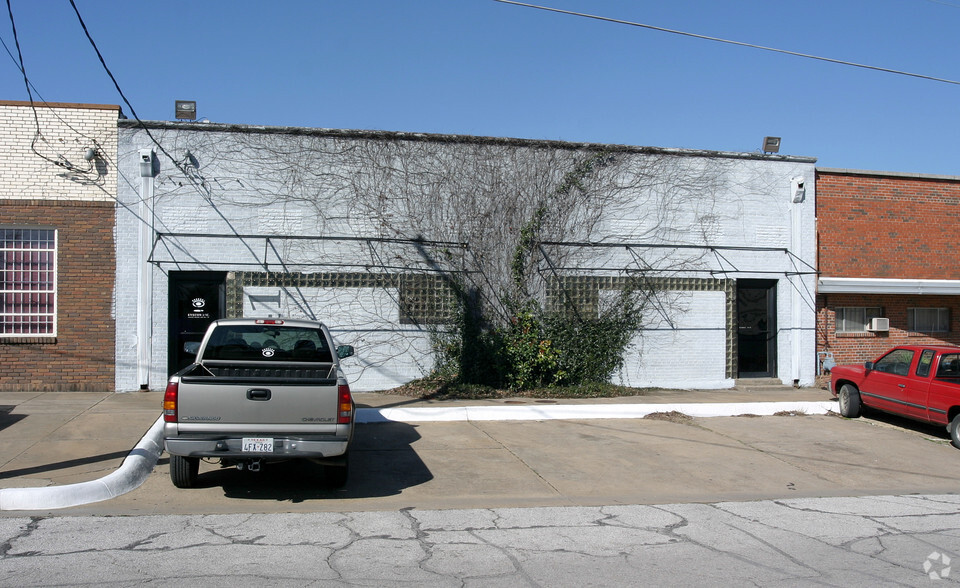 1341 Plowman Ave, Dallas, TX à louer - Photo de l’immeuble – Image 2 sur 3