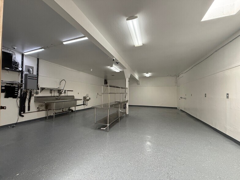 890 7th Ave, San Bruno, CA à louer - Photo de l’immeuble – Image 1 sur 5