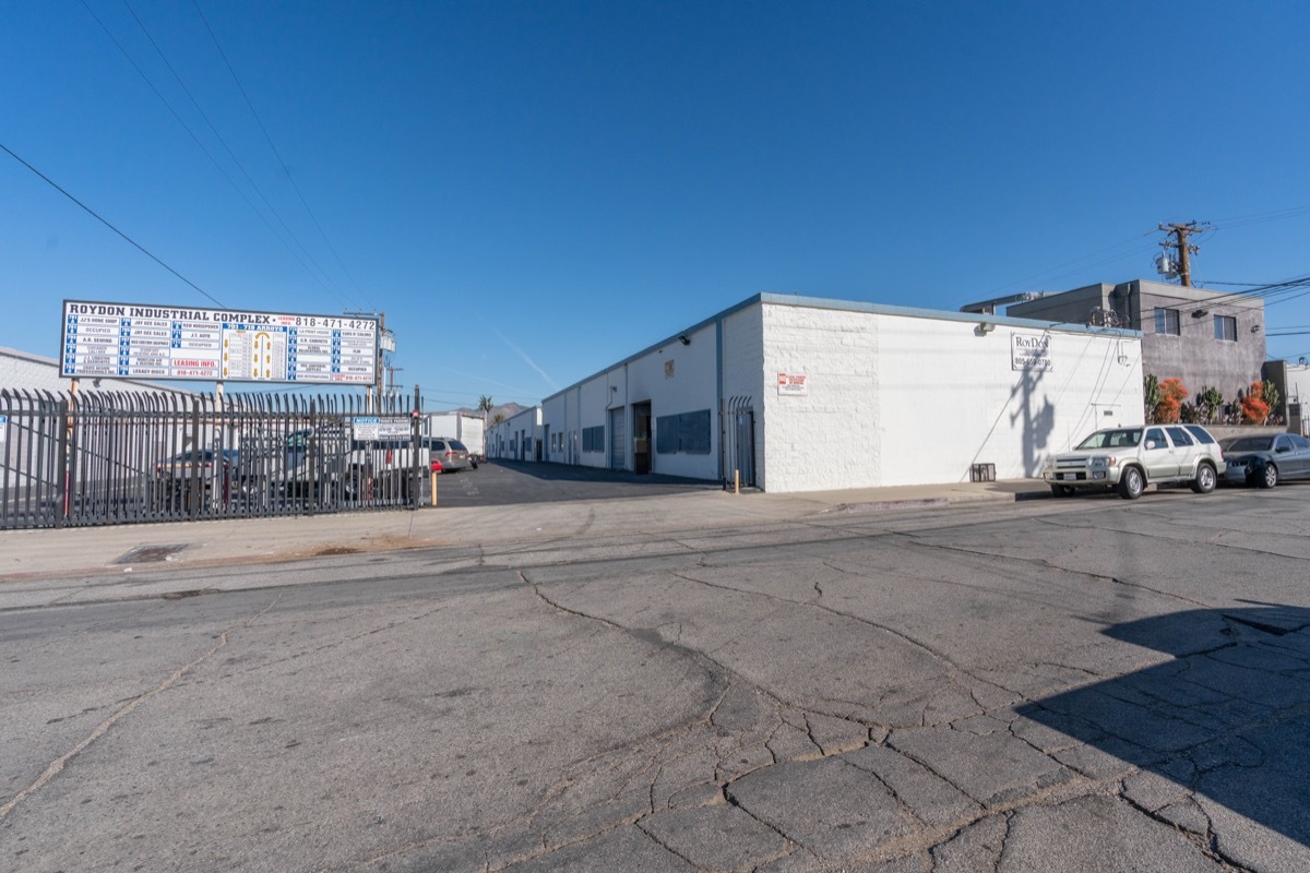 701-719 Arroyo Ave, San Fernando, CA à louer Photo de l’immeuble– Image 1 sur 16