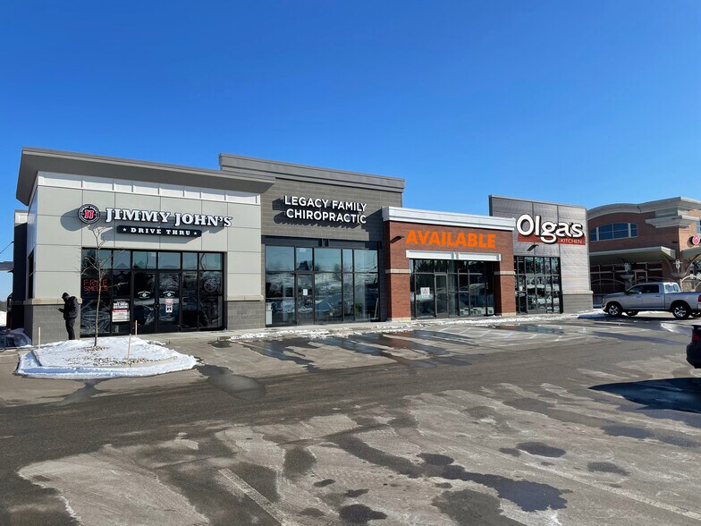 4064 Alpine Ave NW, Comstock Park, MI à louer - Photo de l’immeuble – Image 3 sur 5