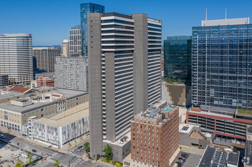 611 Commerce St, Nashville, TN à louer - Photo de l’immeuble – Image 2 sur 2