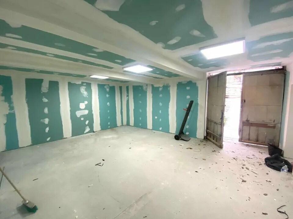 Industriel/Logistique dans Cannes à louer Photo intérieure– Image 1 sur 4