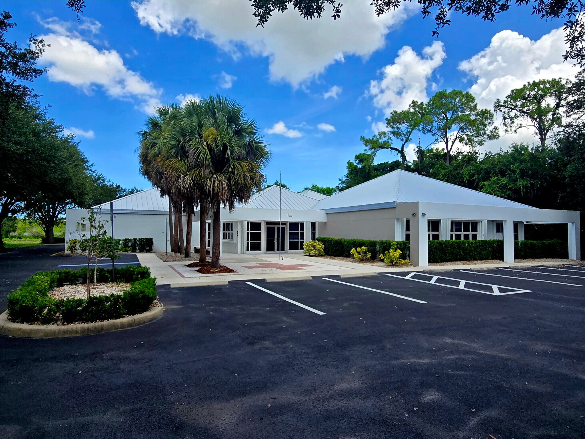 2610 Northbrooke Plaza Dr, Naples, FL à louer Photo de l’immeuble– Image 1 sur 18