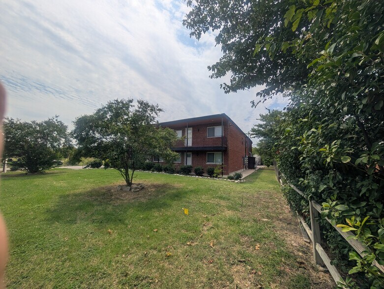 612 S Blue Mound Rd, Fort Worth, TX à vendre - Photo de l’immeuble – Image 2 sur 17