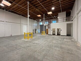 Plus de détails pour 305 Old County Rd, San Carlos, CA - Industriel/Logistique à louer