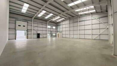 Northfield Rd, Southam à louer Photo intérieure– Image 1 sur 3