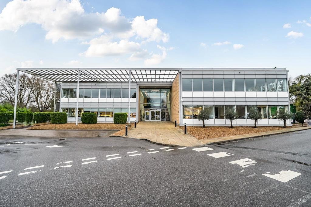 Oxford Rd, Uxbridge à louer Photo de l’immeuble– Image 1 sur 15