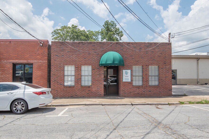 14 Brown St, Newnan, GA à vendre - Photo de l’immeuble – Image 2 sur 29